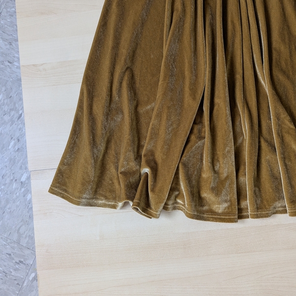 Ivy City Co La La Lady Midi Gold Velvet Long sleeve Modest Mom Dress S - Picture 14 of 16